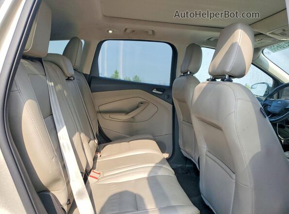 1FMCU9J98JUC71090 2018 FORD ESCAPE Beige Rear interior view