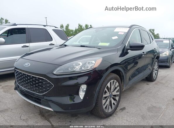 1FMCU9J98MUA70262 2021 FORD ESCAPE Черный Передняя левая четверть