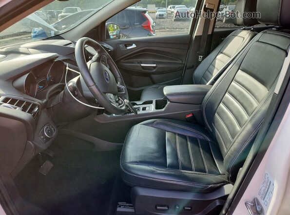 1FMCU9J9XHUD03273 2017 FORD ESCAPE White Front interior view