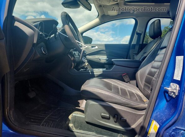 1FMCU9J9XJUA77077 2018 FORD ESCAPE Blue Front interior view