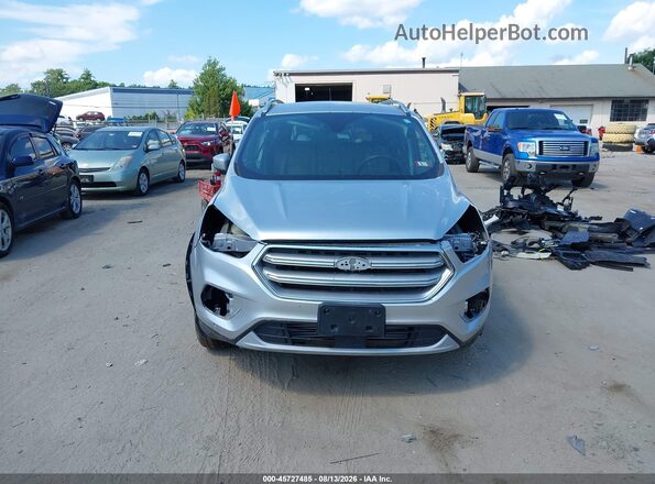 1FMCU9J9XJUB48195 2018 FORD ESCAPE Серебряный Вид щитка приборов
