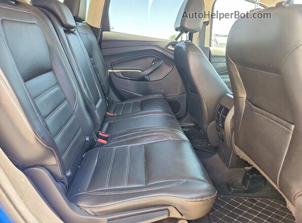 1FMCU9JD0HUC09598 2017 FORD ESCAPE Blue Widok wnętrza z tyłu