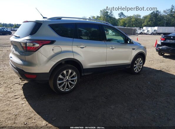 1FMCU9JD1HUA30924 2017 FORD ESCAPE Серебряный Задняя правая четверть