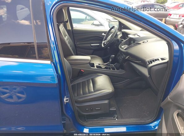 1FMCU9JD1HUC89672 2017 FORD ESCAPE Синий Вид салона спереди