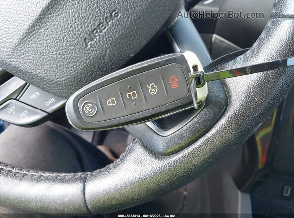 1FMCU9JD1HUC89672 2017 FORD ESCAPE Синий Вид панели приборов