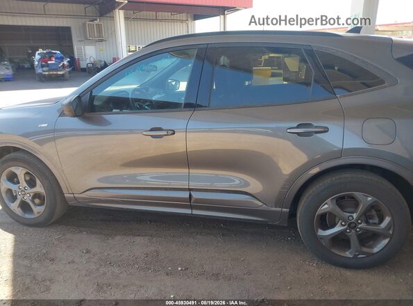1FMCU9MN2RUA49102 2024 FORD ESCAPE Серый Вид задней части салона