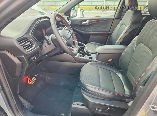1FMCU9MN3PUB26461 2023 FORD ESCAPE Silver Widok wnętrza z przodu