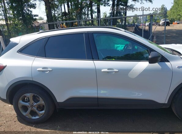 1FMCU9MN3TUA28525 2026 FORD ESCAPE Gray Vista interior trasera