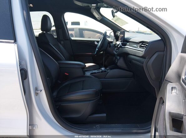 1FMCU9NA4SUB34945 2025 FORD ESCAPE Silver Widok wnętrza z przodu