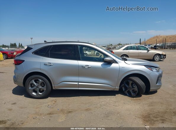 1FMCU9NZ4PUA35975 2023 FORD ESCAPE Silver Սալոնի հետևի տեսք