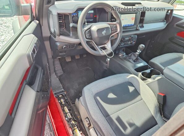 1FMDE5AHXMLA77429 2021 FORD BRONCO Красный Вид панели приборов