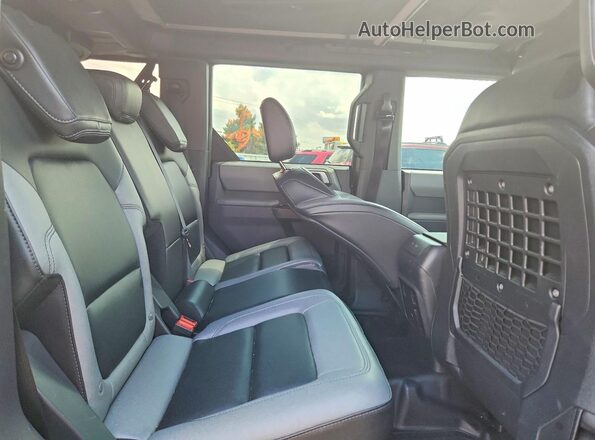 1FMDE5BH4PLC07563 2023 FORD BRONCO Green უკანა სალონის ხედი