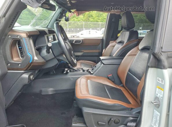 1FMDE5DH2NLB01543 2022 FORD BRONCO Gray წინა სალონის ხედი