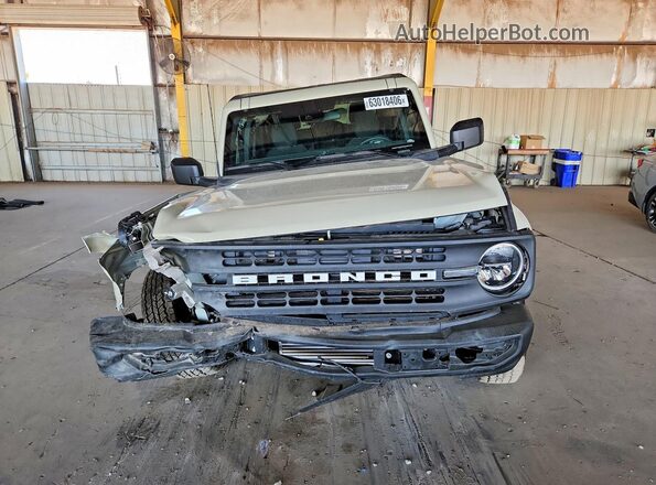 1FMDE7BH2SLB75782 2025 FORD BRONCO Cream Widok z przodu