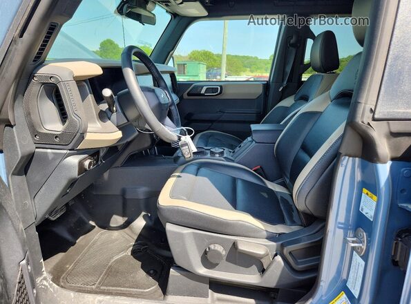 1FMDE7BH4SLB69613 2025 FORD BRONCO Blue Widok wnętrza z przodu