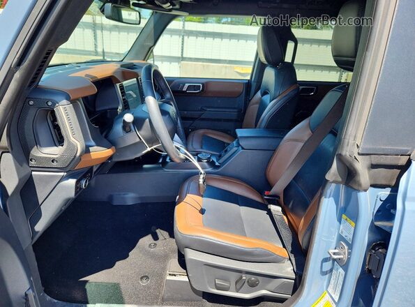 1FMDE8BH8RLB34587 2024 FORD BRONCO Blue წინა სალონის ხედი
