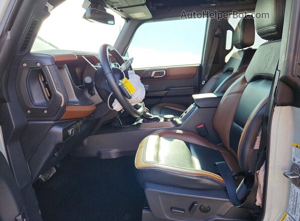 1FMDE8BHXRLA99311 2024 FORD BRONCO Серый Вид салона спереди