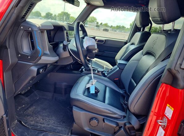 1FMEE1BP8RLA88875 2024 FORD BRONCO Red წინა სალონის ხედი