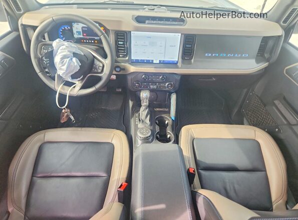 1FMEE2BP2RLA70328 2024 FORD BRONCO Blue Вид панелі приладів