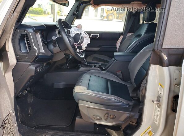 1FMEE5BP1MLA70573 2021 FORD BRONCO Gray Вид салону спереду