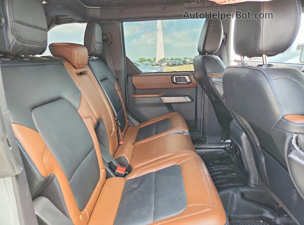 1FMEE5BP4PLB55993 2023 FORD BRONCO Gray Widok tylnych siedzeń