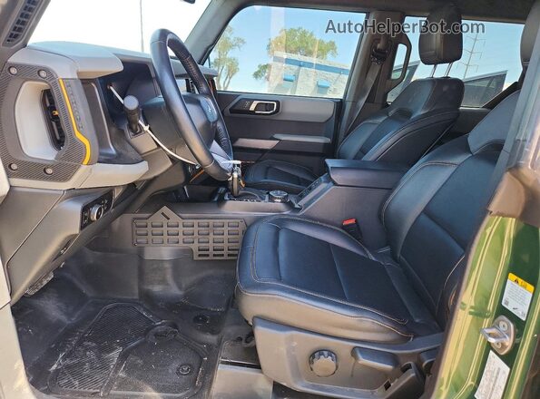 1FMEE5DH0PLB13231 2023 FORD BRONCO Green Vista interior delantera