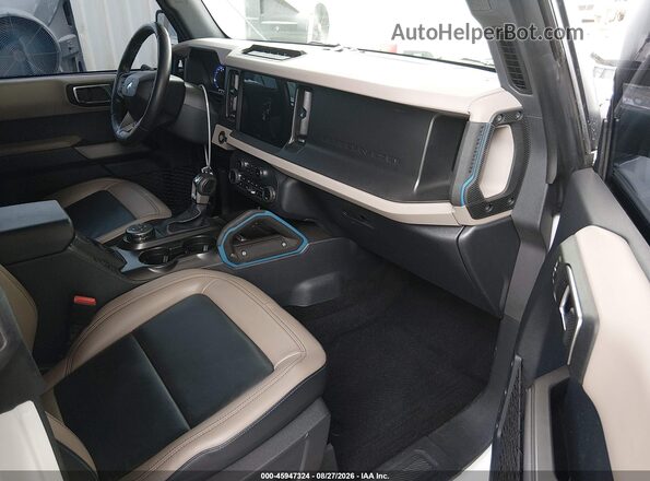 1FMEE5DP1PLA97452 2023 FORD BRONCO White Vista interior delantera