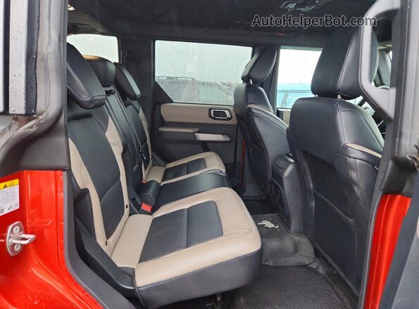 1FMEE5DP1PLB30207 2023 FORD BRONCO Orange Հետևի նստատեղերի տեսք