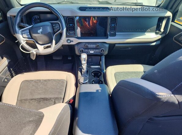 1FMEE5DP3NLB75808 2022 FORD BRONCO Серебряный Вид панели приборов