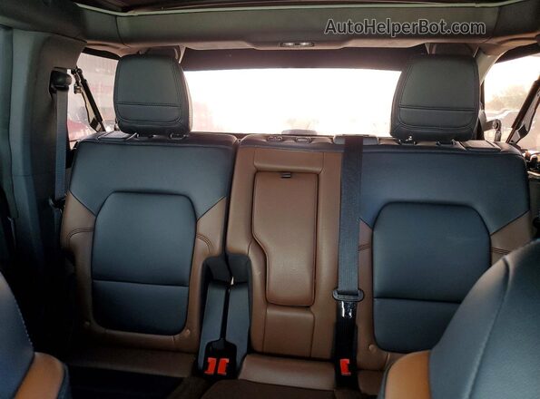 1FMEE5DP3PLB07253 2023 FORD BRONCO Silver Հետևի նստատեղերի տեսք