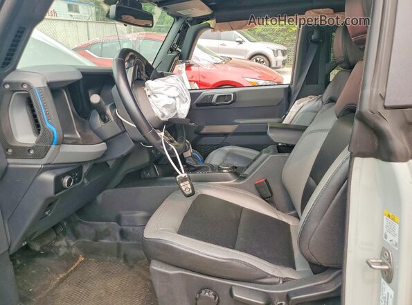 1FMEE5DP9PLB98772 2023 FORD BRONCO Серый Вид салона спереди