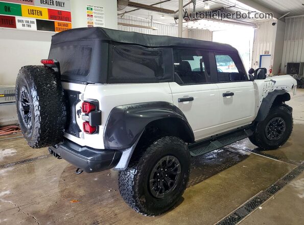 1FMEE5JR8PLB23700 2023 FORD BRONCO Белый Задняя правая четверть