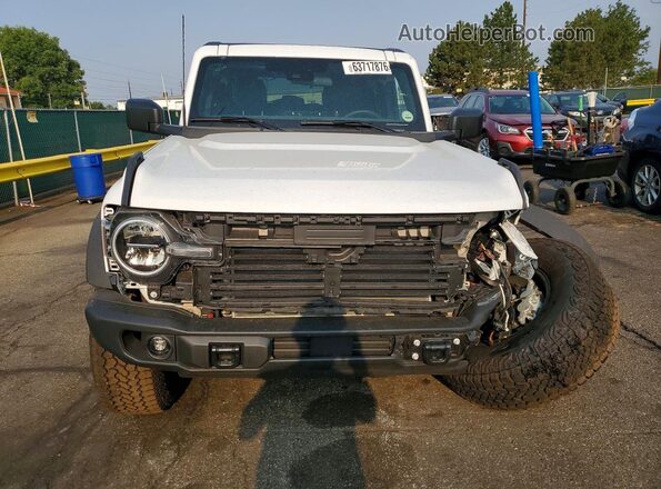 1FMEE7BH4TLB00054 2026 FORD BRONCO White Front view