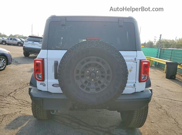 1FMEE7BH4TLB00054 2026 FORD BRONCO White Rear view