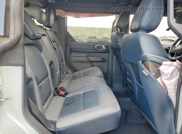 1FMEE8BP1RLA10902 2024 FORD BRONCO Gray Vista de los asientos traseros
