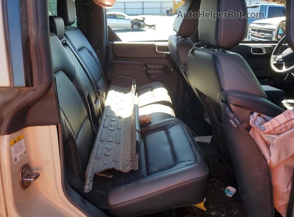 1FMEE8BP2SLB49362 2025 FORD BRONCO Beige Вид задньої частини салону