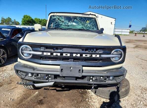 1FMEE8BP3TLA71787 2026 FORD BRONCO Cream Widok z przodu