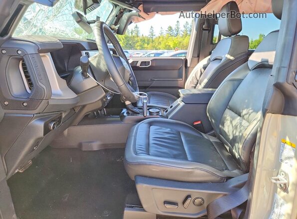 1FMEE8BP3TLA71787 2026 FORD BRONCO Cream Widok wnętrza z przodu