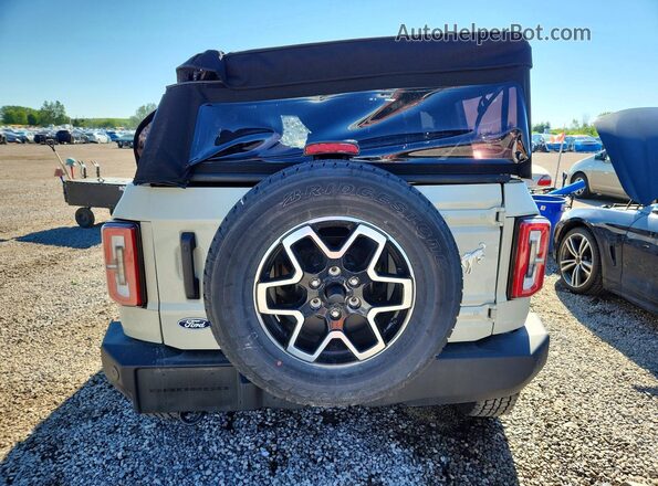 1FMEE8BP3TLA71787 2026 FORD BRONCO Cream Widok z tyłu