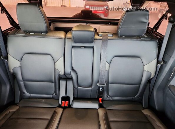 1FMEE8BP5TLA56496 2026 FORD BRONCO Beige უკანა სავარძლების ხედი