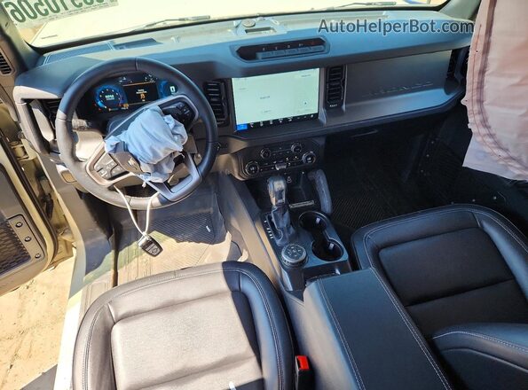 1FMEE9BH8TLA40968 2026 FORD BRONCO Tan წინა პანელის ხედი