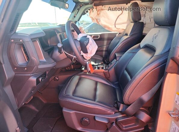 1FMEE9BP0TLA80632 2026 FORD BRONCO Tan Widok wnętrza z przodu