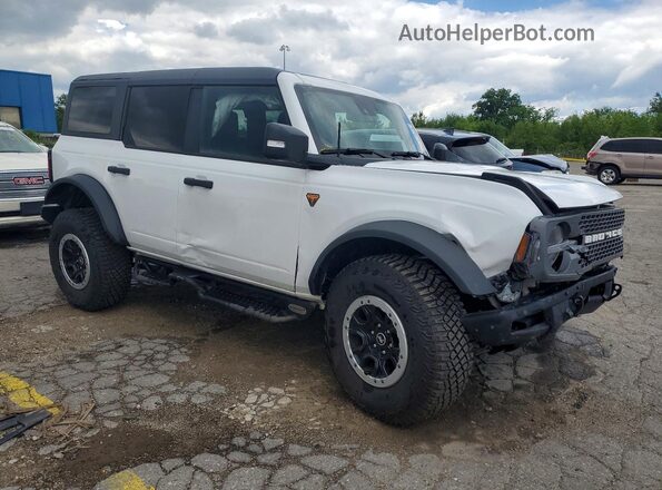 1FMEE9BP5RLA75922 2024 FORD BRONCO White Delantero derecho