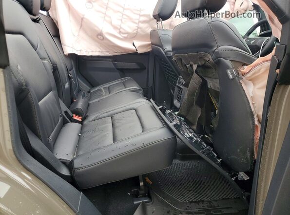 1FMEE9BP7TLA45067 2026 FORD BRONCO Green Widok wnętrza z tyłu