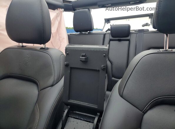 1FMEE9BP7TLA45067 2026 FORD BRONCO Green Widok tylnych siedzeń