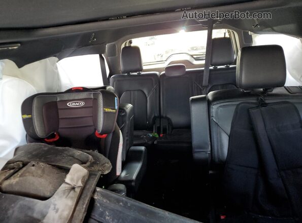 1FMJK2AT0JEA32157 2018 FORD EXPEDITION White Widok tylnych siedzeń
