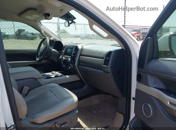 1FMJU1HT8JEA17660 2018 FORD EXPEDITION White Front interior view
