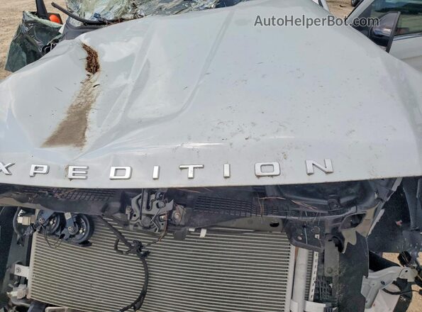 1FMJU1P8XSEA41246 2025 FORD EXPEDITION Silver ძრავის განყოფილების ხედი