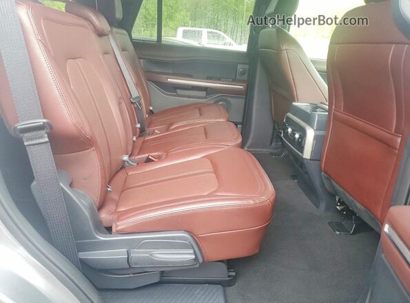 1FMJU2A87REA33503 2024 FORD EXPEDITION Silver Вид задньої частини салону
