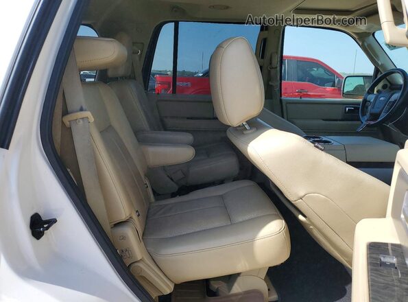 1FMJU2ATXHEA72833 2017 FORD EXPEDITION White Вид задньої частини салону